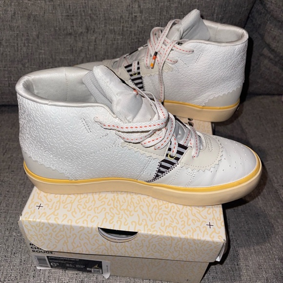 Jordan Maison Chateau Rouge Mid size 6.5Y LIKE NEW - Picture 11 of 12